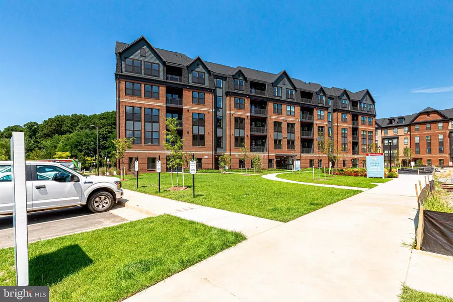 3927 FAIR RIDGE DR #203, Fairfax, VA 22033