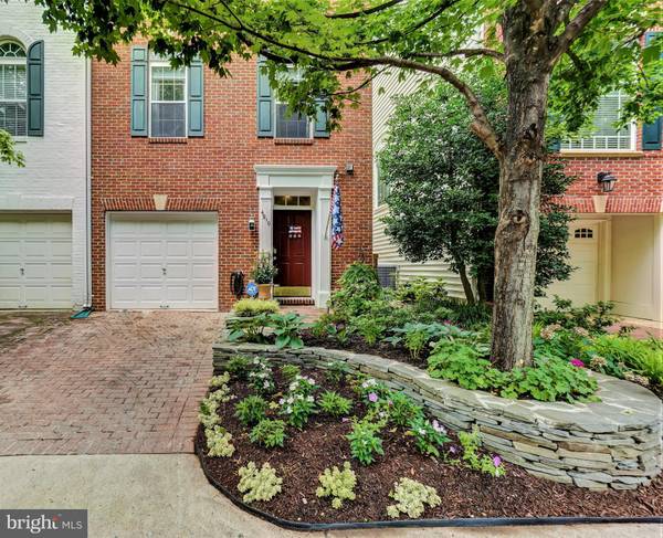 4910 GARDNER DR, Alexandria, VA 22304