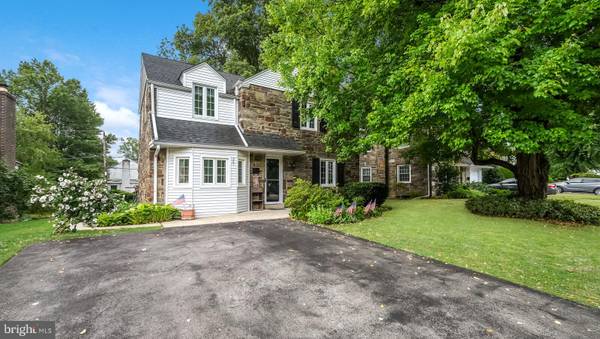 207 LEE CIR, Bryn Mawr, PA 19010