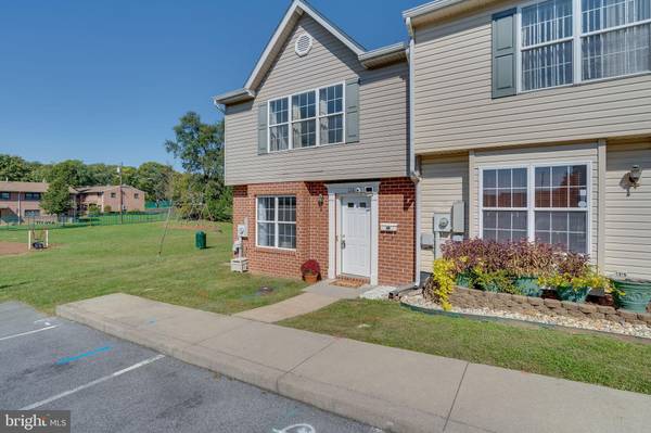 126 GEORGETOWN SQ, Martinsburg, WV 25401