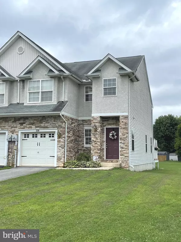 236 MAPLE, Alburtis, PA 18011