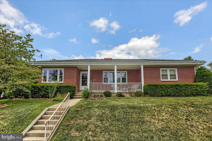 127 W CHESTNUT ST, Cleona, PA 17042