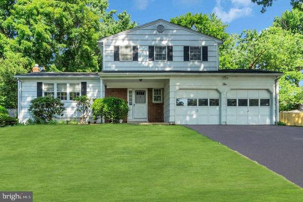 10 TIGERS CT, Hamilton, NJ 08619