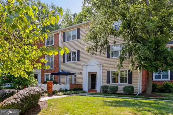 2607 S WALTER REED DR #A, Arlington, VA 22206