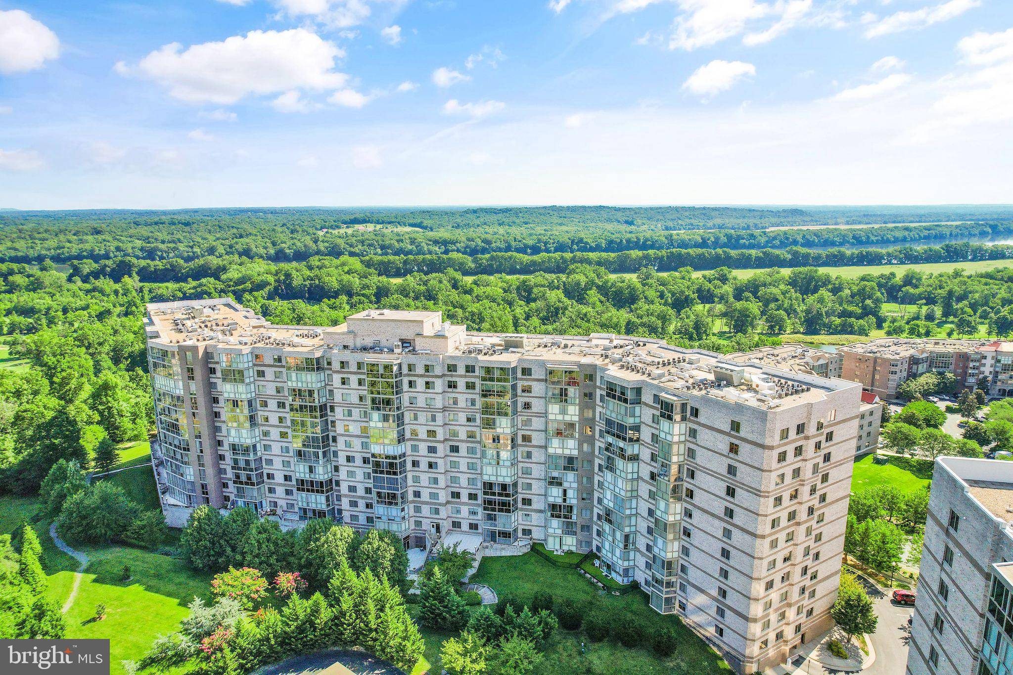 Leesburg, VA 20176,19355 CYPRESS RIDGE TER #1001