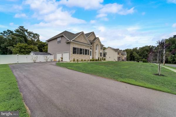 Monroe Township, NJ 08831,162 RIVER RD