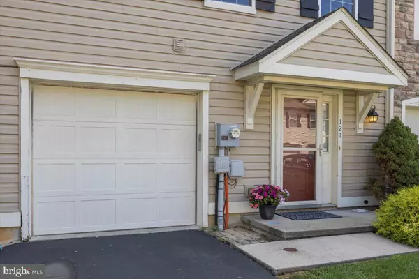 Honey Brook, PA 19344,121 RED OAK CT