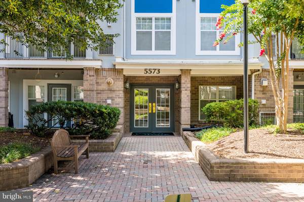 5573 SEMINARY RD #204, Falls Church, VA 22041