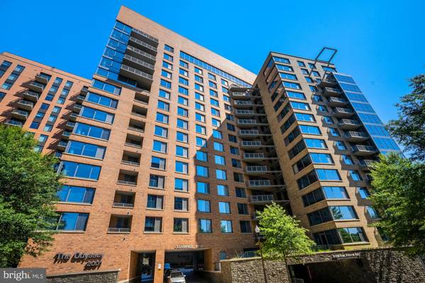 Arlington, VA 22201,2001 15TH ST N #714