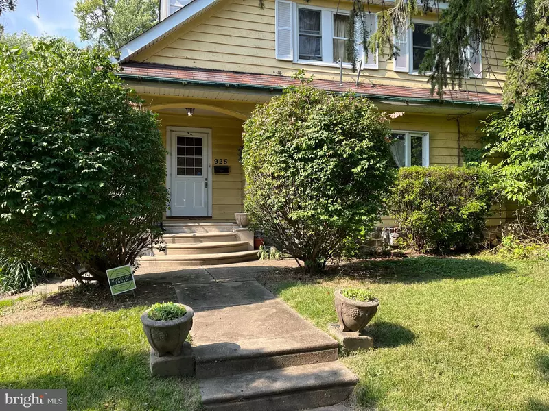 925 BEECHWOOD AVE, Collingdale, PA 19023