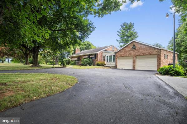 255 S MIDDLESEX RD, Carlisle, PA 17015