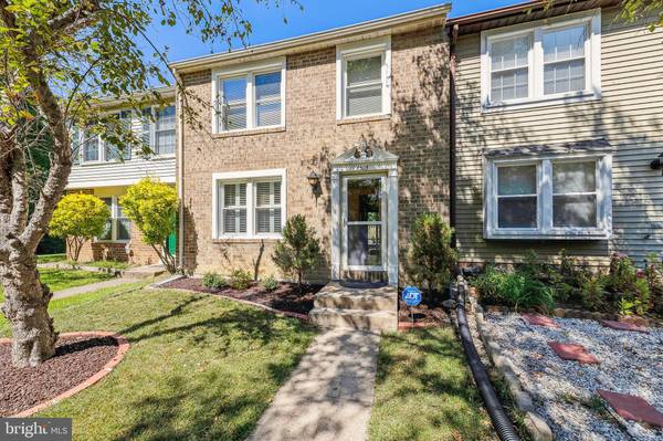 8303 PONDSIDE TER, Alexandria, VA 22309