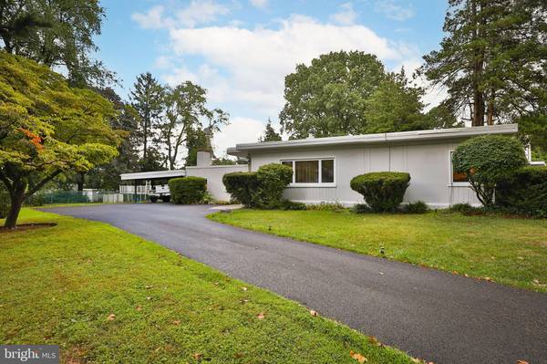 8209 MACARTHUR RD, Glenside, PA 19038