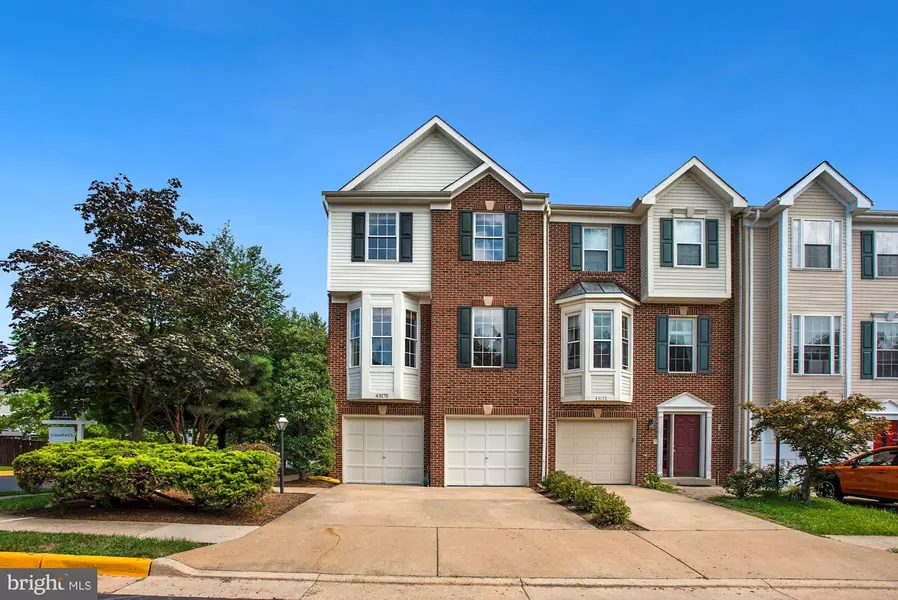 43170 LAWNSBERRY SQ, Ashburn, VA 20147