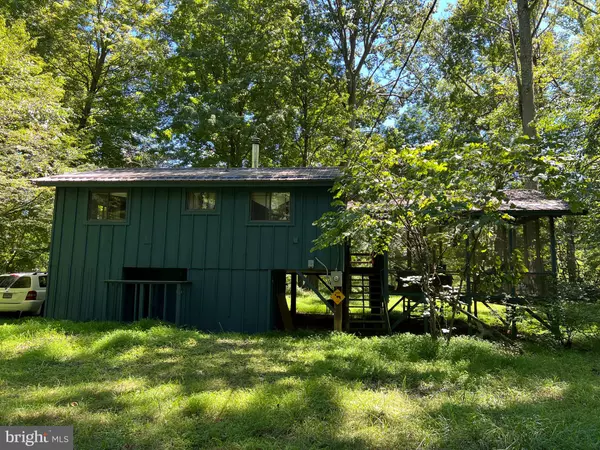 Great Cacapon, WV 25422,98 DEW DROP LN