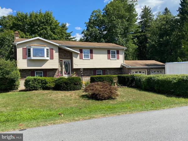 210 LAUREL RD, Orwigsburg, PA 17961