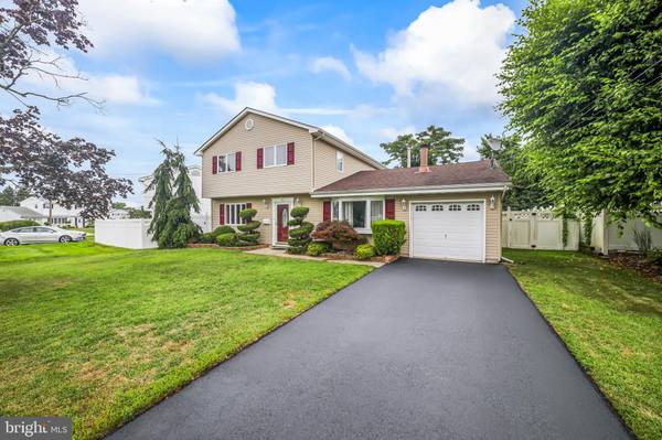 5 E DUBLIN LN, Hazlet, NJ 07730