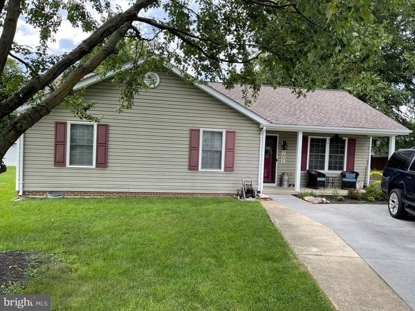 284 DUKE CIR, Strasburg, VA 22657