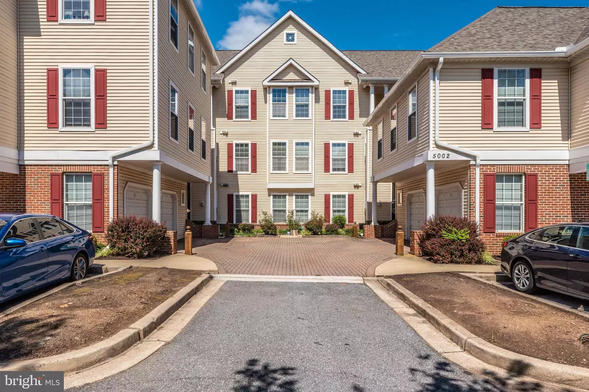 Owings Mills, MD 21117,5002 HOLLINGTON DR #202