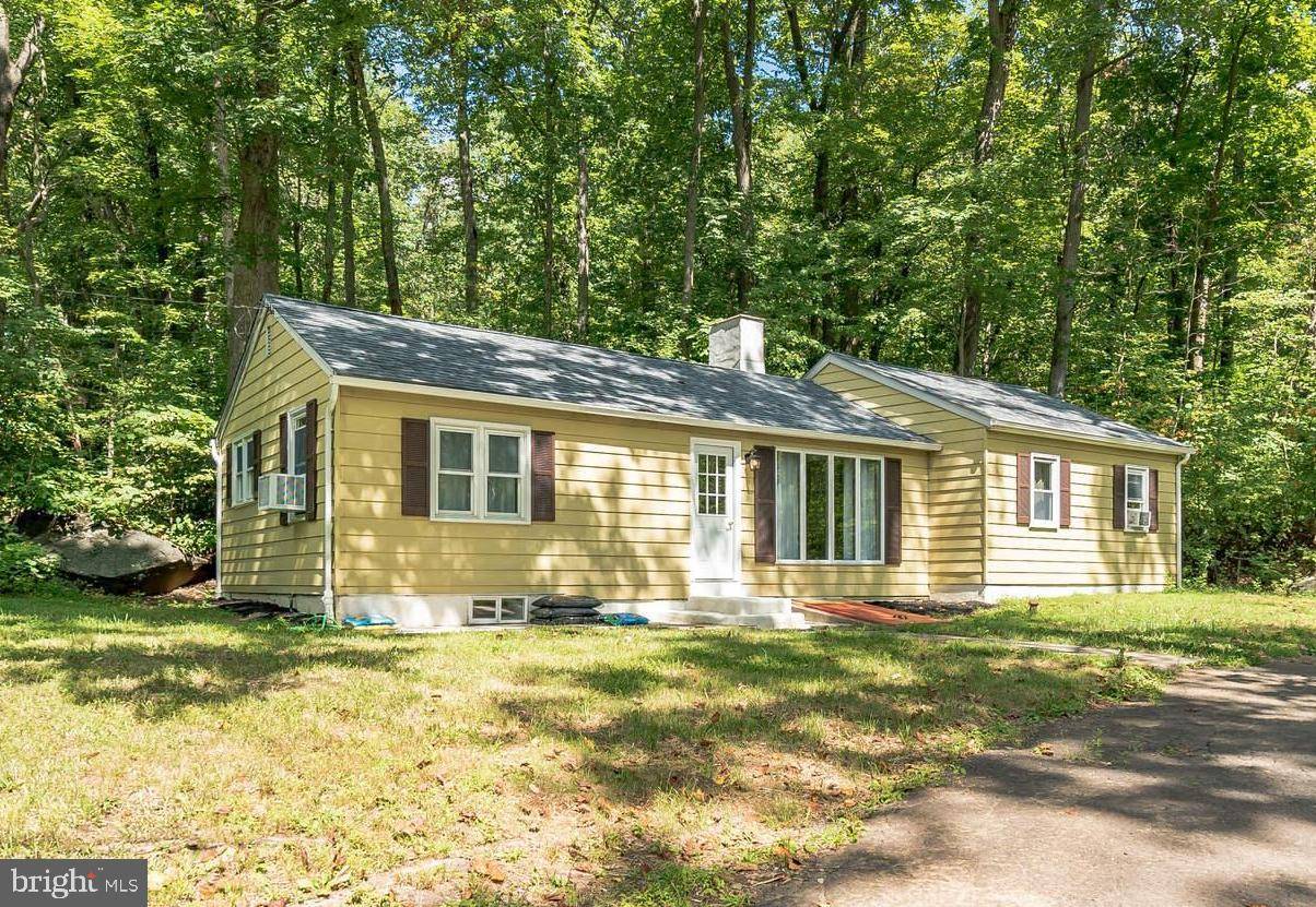2350 FINLAND RD, Green Lane, PA 18054