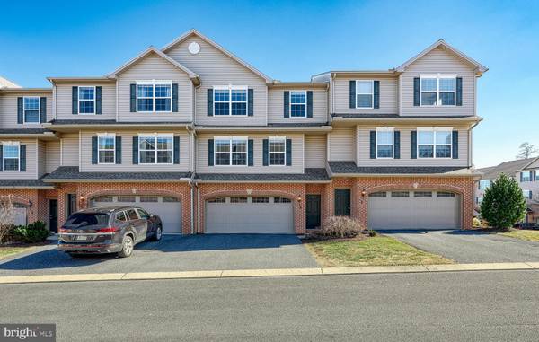 4 VISTA CIR, Lemoyne, PA 17043