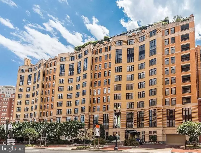 400 MASSACHUSETTS AVE NW #302, Washington, DC 20001