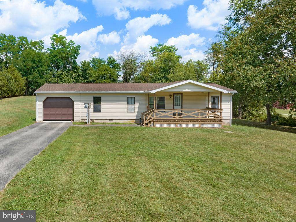 470 LOCUST LN, Abbottstown, PA 17301