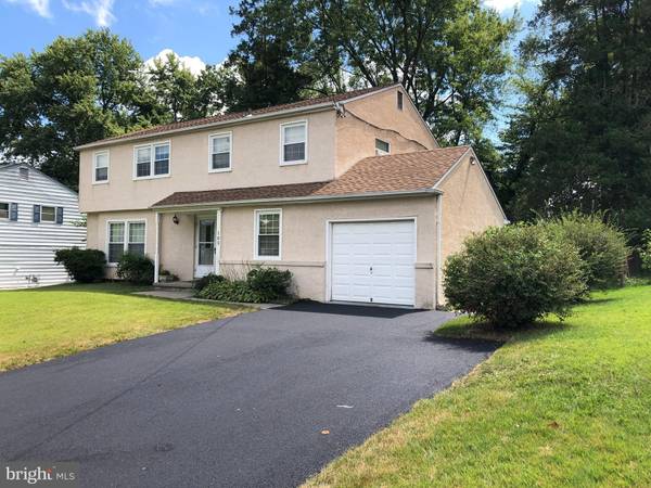 103 E EVESHAM RD, Voorhees, NJ 08043