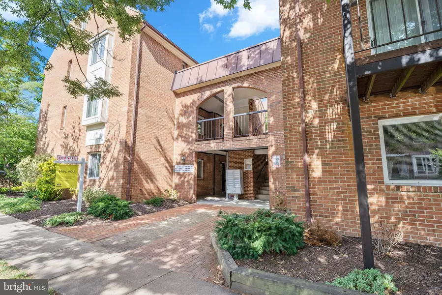 1107 N TAYLOR ST #A, Arlington, VA 22201