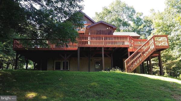 204 QUIET PLACE LN, Berkeley Springs, WV 25411