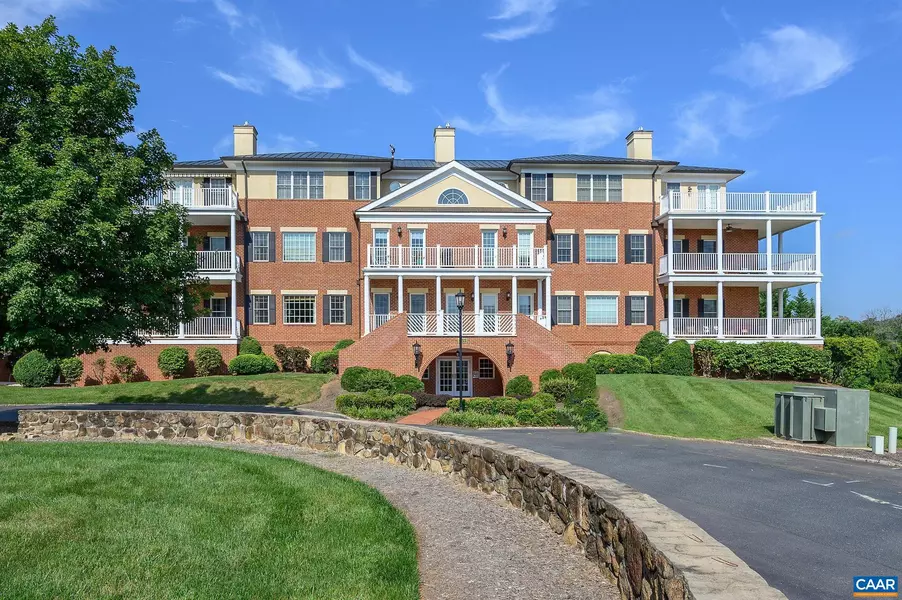 435 WHITE GABLES LN #201, Charlottesville, VA 22903