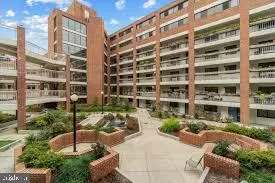 1951 SAGEWOOD LN #131, Reston, VA 20191