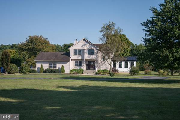 298 E LAKE RD, Pilesgrove, NJ 08098