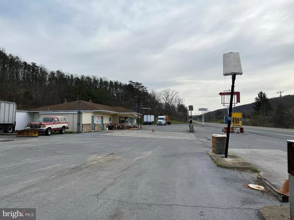 Berkeley Springs, WV 25411,3425 VALLEY RD