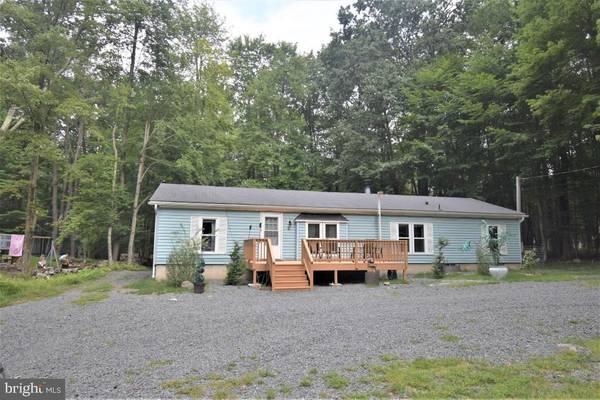 135 RIDGE RD, Pocono Lake, PA 18347