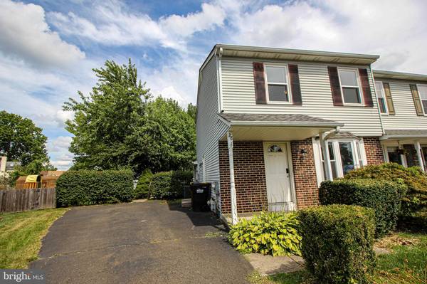 Horsham, PA 19044,28 STEEPLECHASE CIR