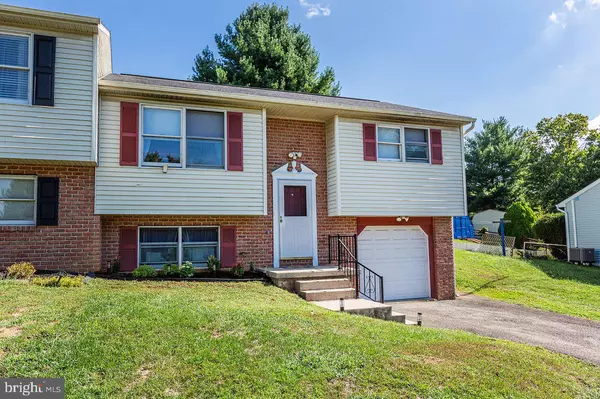 Lancaster, PA 17603,204 BREWSTER DR