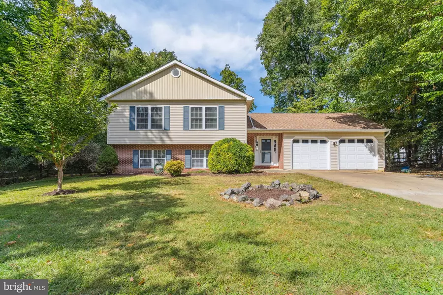 2 SWEETBRIAR CT, Fredericksburg, VA 22405