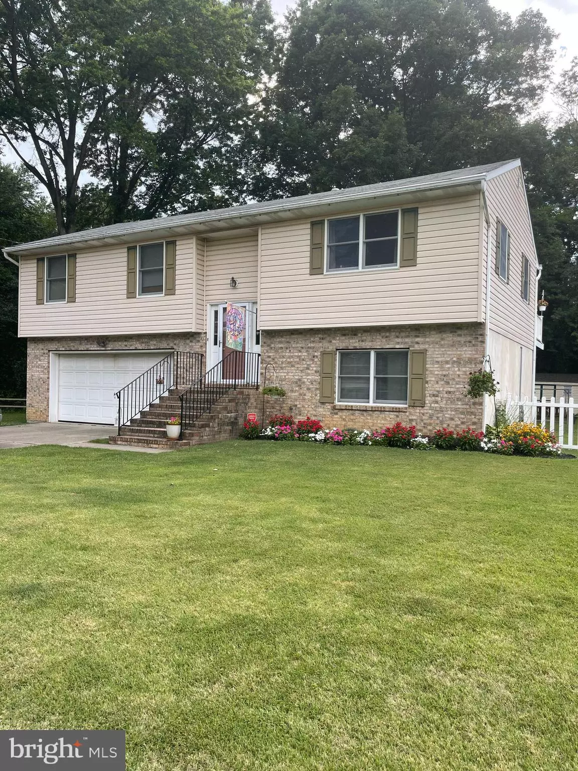 Pennsville, NJ 08070,19 GUM PL