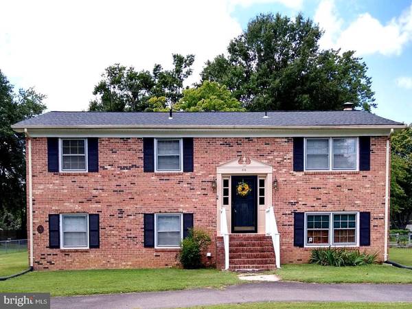 816 LINCOLN DR, Fredericksburg, VA 22407