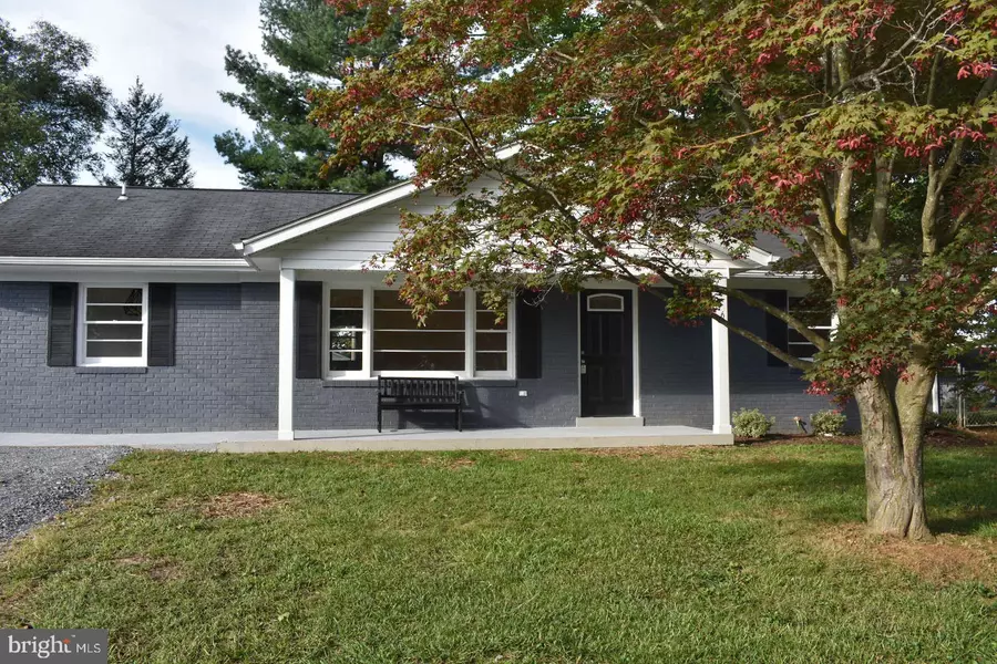 6 CHARLES ST, Luray, VA 22835