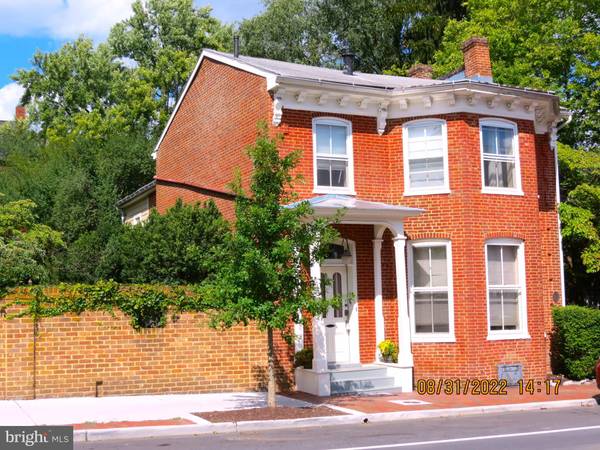 132 AMHERST ST, Winchester, VA 22601