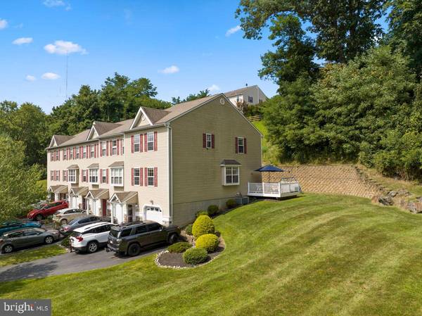 64 HOAG LN, Aston, PA 19014