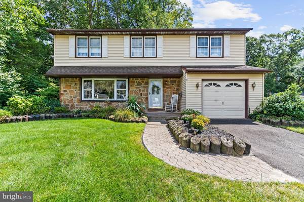 12 DEER CT, Blackwood, NJ 08012