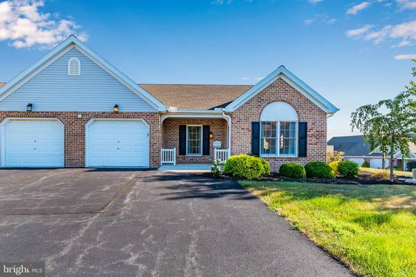 2 CREEK BANK DR, Mechanicsburg, PA 17050