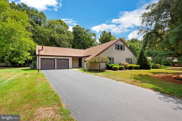 142 TOWNSEND DR, Freehold, NJ 07728