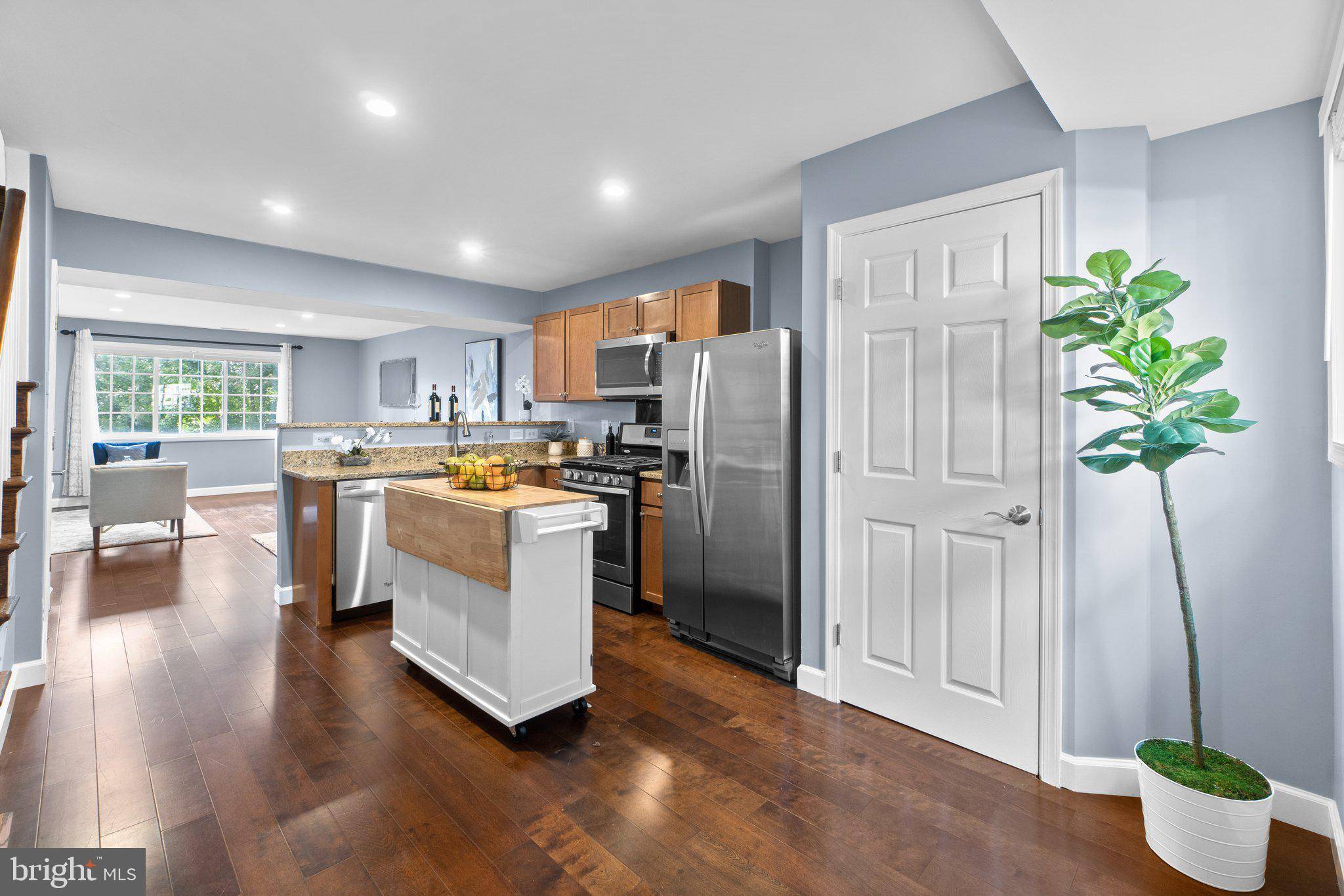 Alexandria, VA 22304,1447 N VAN DORN ST #B