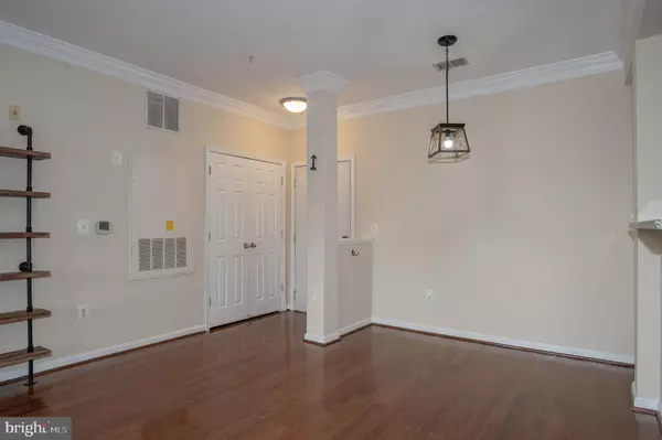 Alexandria, VA 22304,4850 EISENHOWER AVE #203