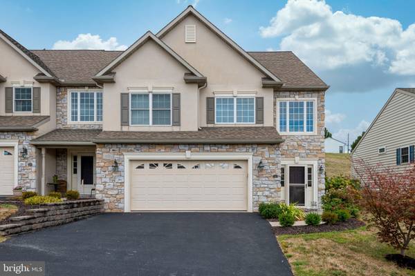 41 WOODSEDGE DR, Elizabethtown, PA 17022