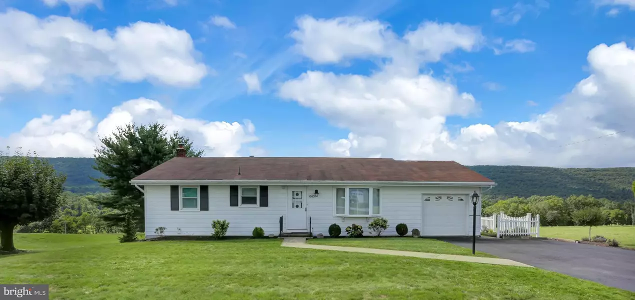 1665 W MAPLE ST, Valley View, PA 17983